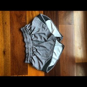 lulu hotty hot shorts 2.5